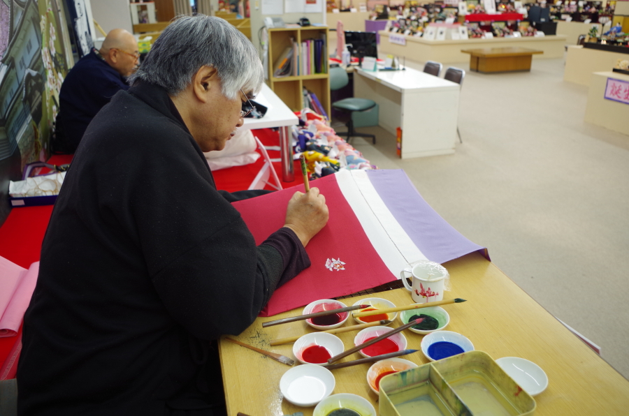 �ǂ̂悤�ɂЂȐl�`���o���オ�邩������������